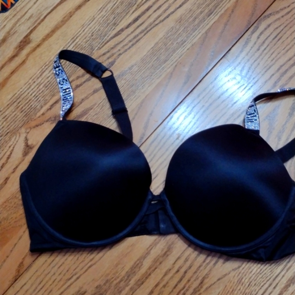 Victoria's secret black, very sexy bra. Size 38D